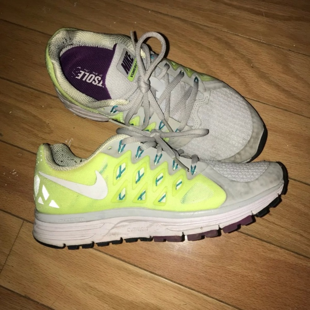 Nike vomero 9 running shoes